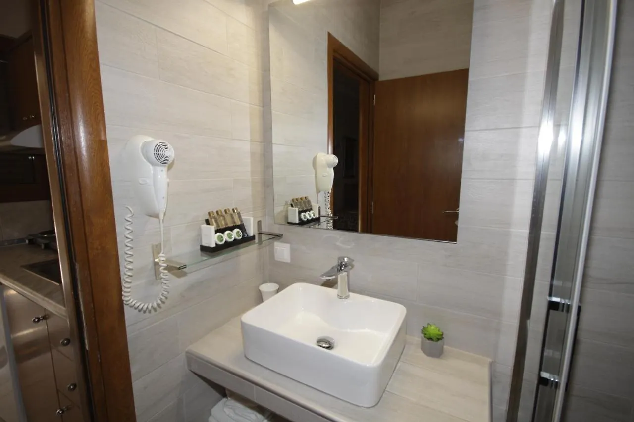 Edra Studios Apartment Vourvourou 0*,  Greece