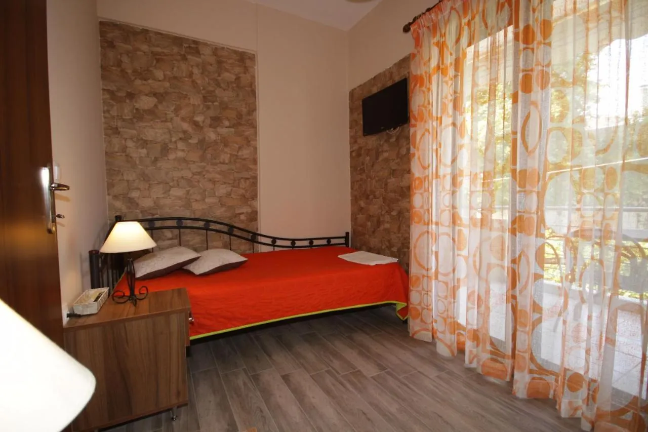 Edra Studios Apartment Vourvourou 0*,  Greece