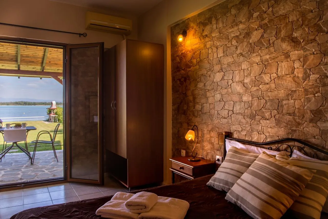 Edra Studios Apartment Vourvourou