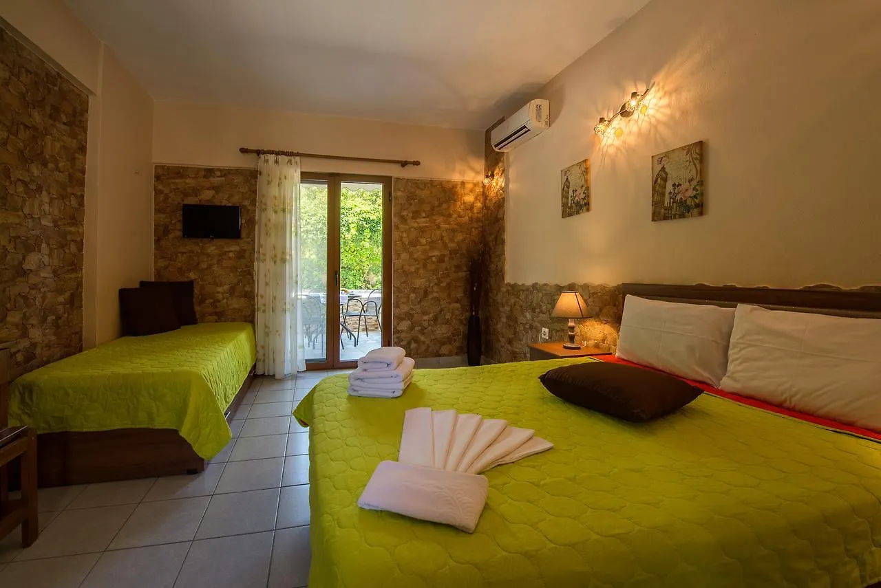Edra Studios Apartment Vourvourou